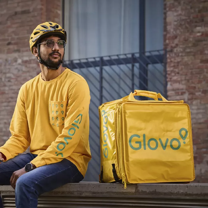 Zaino espandibile Glovo con copertura antipioggia